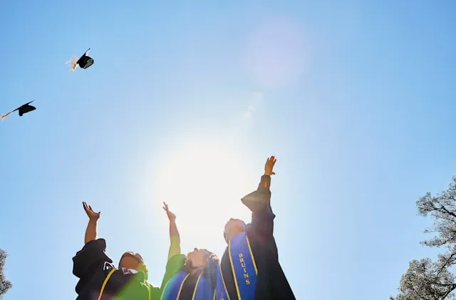 Grads throw caps