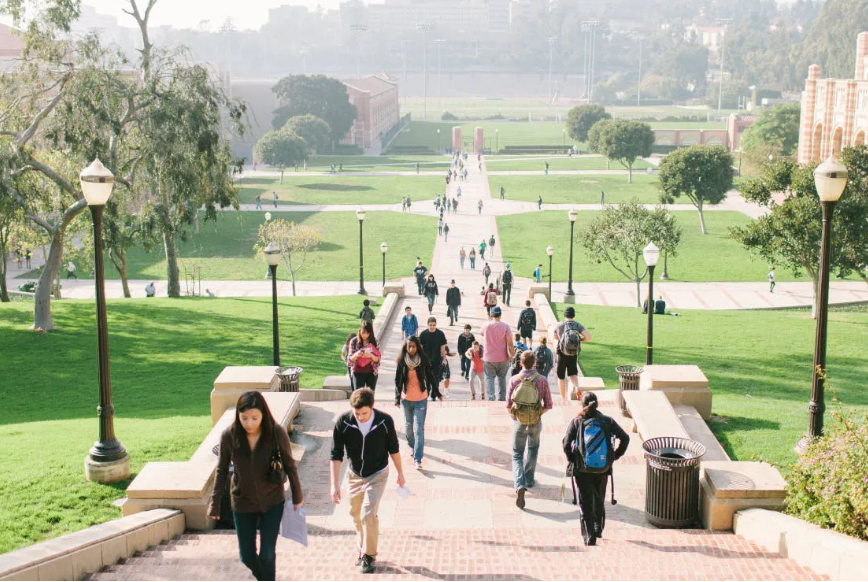 UCLA campus students walking up Janss steps
