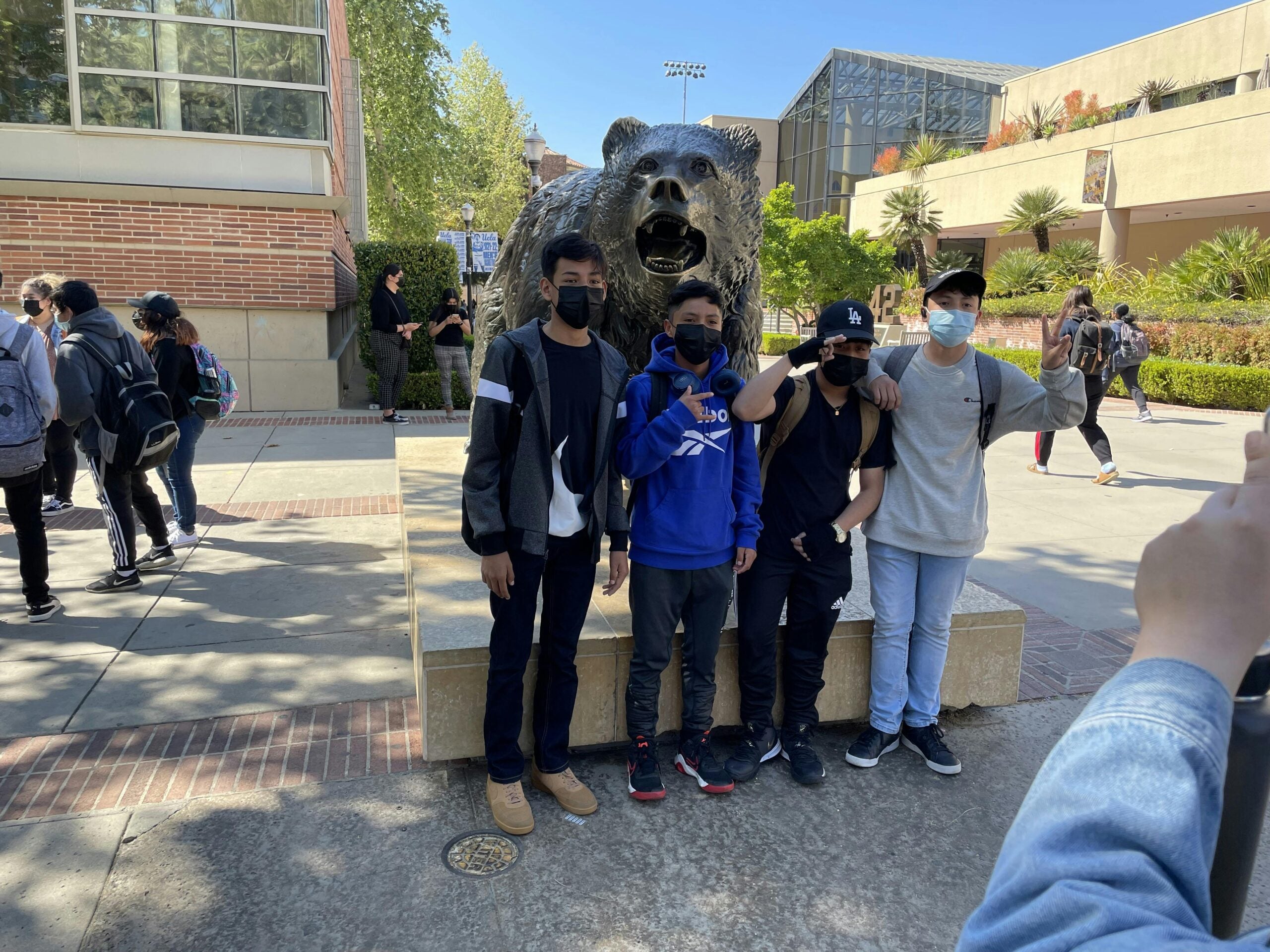 Students from UCLA Community School Visit UCLA