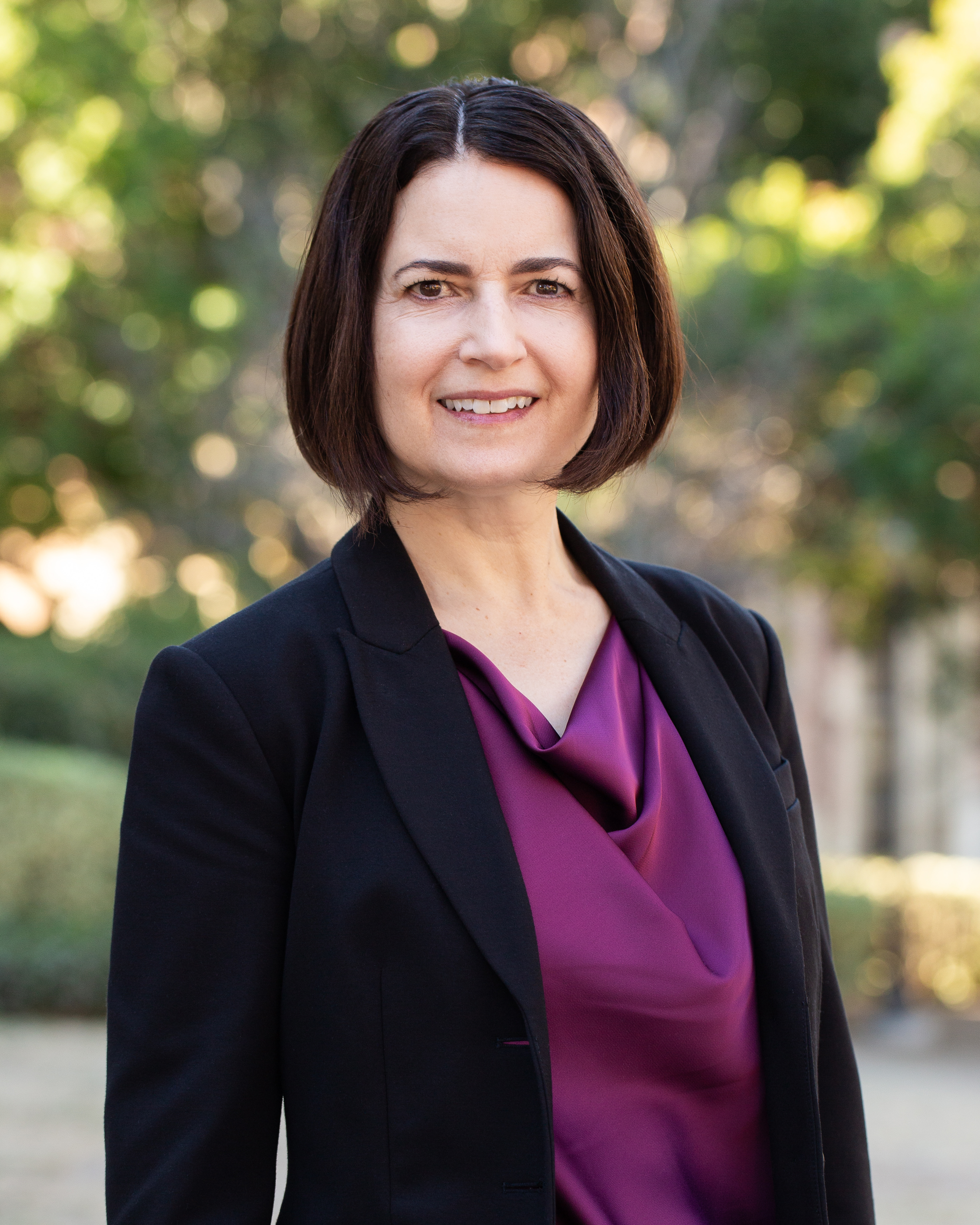Erin Powers headshot