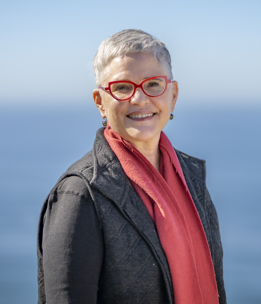 Monique Leahey Sugimoto headshot