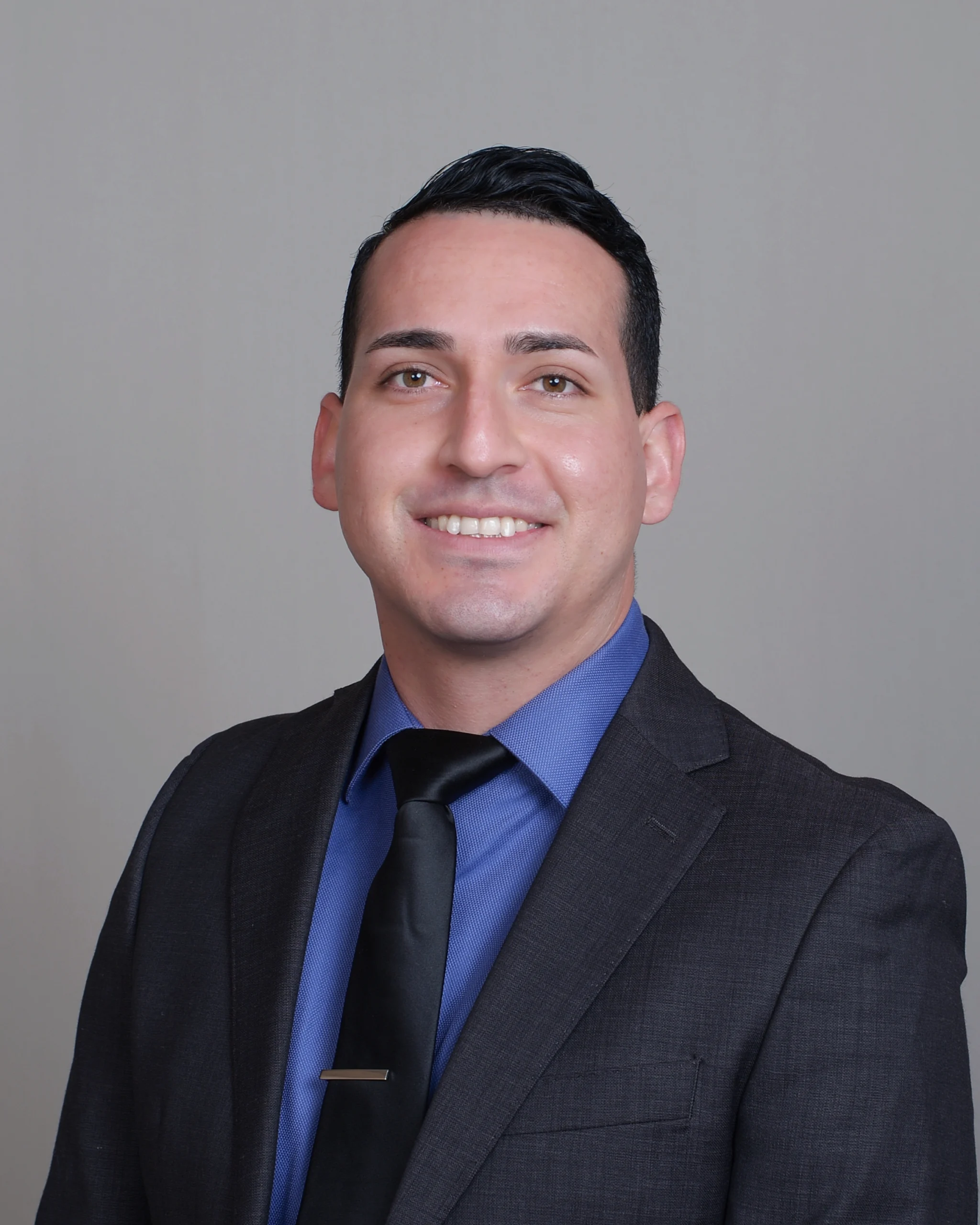 Alejandro Arellano headshot