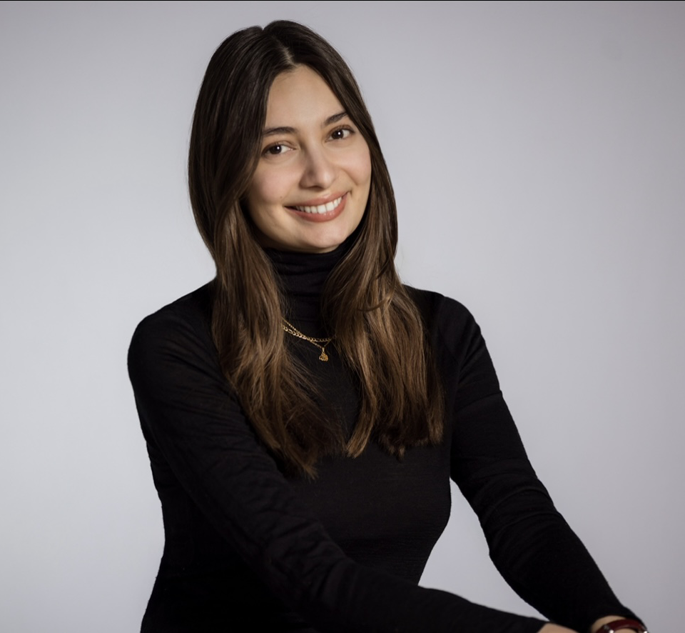 Mina Mohammadi headshot